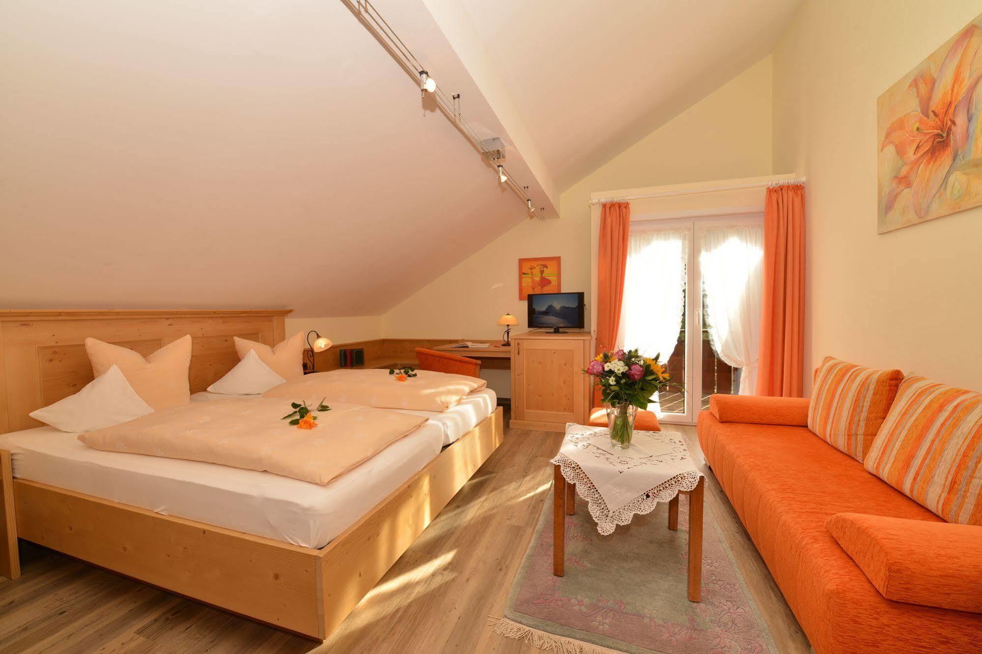 Hotel Adler Garni เฮียร์เชกก์ ภายนอก รูปภาพ